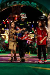 BIB: 
                            <button type="button" onclick="openModal(24864998)" class="btn btn-primary btn-sm float-right btn-popup" data-toggle="modal" data-target=".modal-high-quality">
                        <i class="fas fa-shopping-cart"></i> Add to Cart
                    </button>
                                            <button type="button" onclick="isThisMe(24864998, true)" class="btn btn-success btn-sm float-right btn-popup btn-isme hidden" data-toggle="tooltip" data-placement="bottom" title="นี่คือรูปของคุณใช่ไหม คลิกที่นี่เพื่อเอาเข้าอัลบั้ม">
                        <i class="fas fa-plus"></i> Add to album
                    </button>
                    <button type="button" onclick="isThisMe(24864998, false)" class="btn btn-warning btn-sm float-right btn-popup btn-isnotme hidden">
                        <i class="fas fa-ban"></i> Remove from album
                    </button>